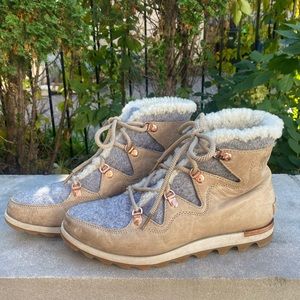 Sorel Sneakchic Alpine Shearling & Leather Lace up Boots• Size 9